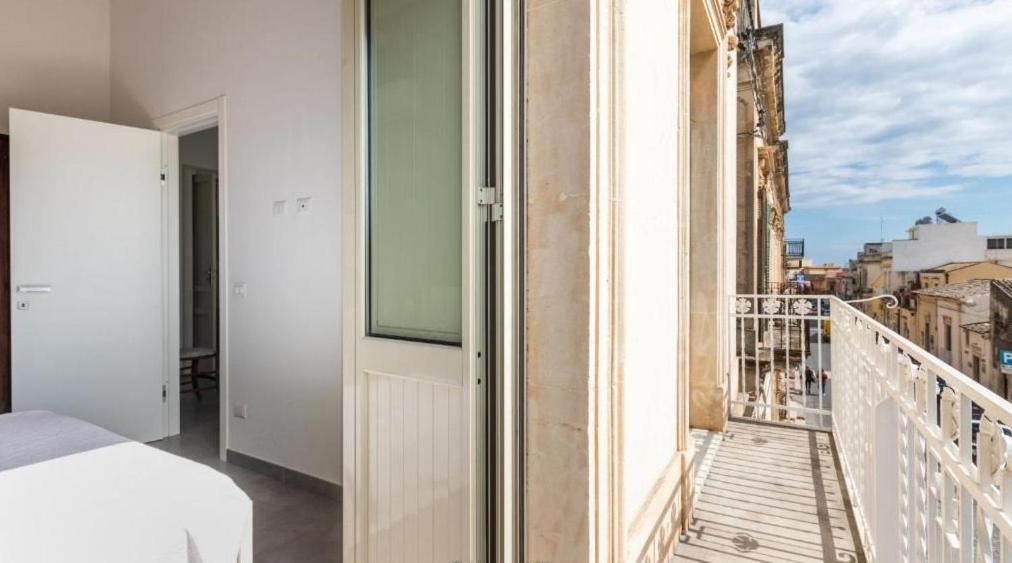 Casa Vacanza Il Gelsomino Magico Avola Exterior foto